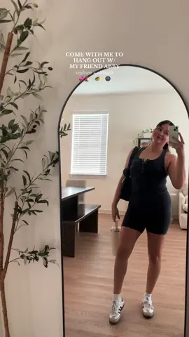 The way I actually think abby breakdanced 10x in Sephora 😂 Eveytime I turned she was dancing lol #comehangoutwithme#comewithme#hangingoutwithafriend#sephoratrip#sephorahaul#summerfridayslipbalm#vanilla#farmacy#minivlog#dayinthelife#fridayevening#fridayminivlog#fridayvibes