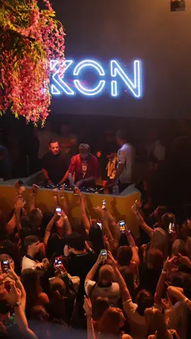 Another show, another shut down 🎥🔥 i only wear football shirts when i play, what top would you like to see me wear? 👀