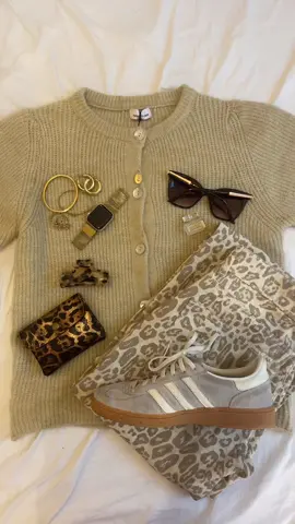 Fitst outfit second and thirt top @Fashiontiger use code backtoschoolisa !🐆 #fashionvlogzz #fyp #foru #unshadowbanme #stockholmstyle #viral #fypfypfyp #fashion #foryoupage #foryou #fyfy #viraalll #outfitinspo 