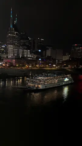 I love a good Skyline Nashville. #nashville #tennessee #downtownnashville #skyline #broadwaynashville #fypage #citylife #foryoupage #tennesseetitans #nashvilleplacestovisit #conentcreator 