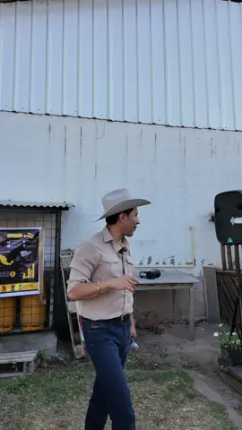 AMORCITO CORAZON @YomellamoPedroInfante . . . . . . . . . . . #pedroinfante #ymll #ecuador #imitador #mexico #quito #cantantes #paratii 