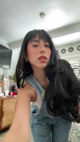 Ootd 🍓 #fyp #OOTD #outfitinspo #urbanoutfitters #makeup #overalls #bangs 