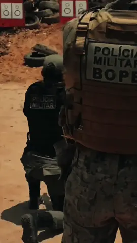 Cada um com seu beijos, blues e poesia ☠️🐺 #Biscoitocut #beijosbluesepoesia #viral #viralvideo #bope #bopepmpe #tiro #tiroesportivo #carreiraspoliciais #policialmilitar #pfem 
