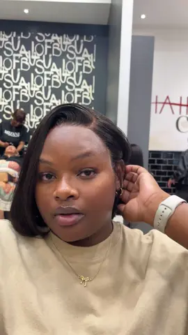 I date myself to keep this install for at least 3 days.😂🤭 #gracemondlana #maintenance #wiginstall #stickonnails #wig #takeout #work #cv #workunderpressure 