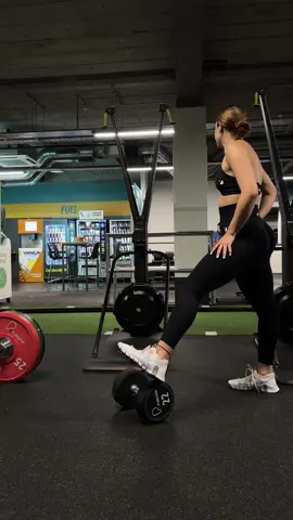 Es de los que a mi mas me ha funcionado #gymgirl #workout #glutesgrowth #glutesworkout #tecnica 