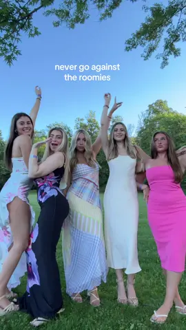 year 3 of being roommates 🥹 @blake ashlee @Sophie @bel @lil ✨🩷🫧🪩 