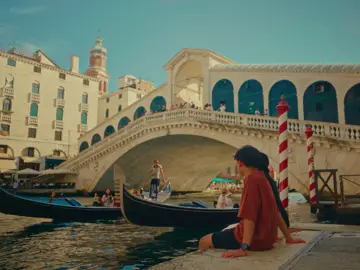 30 second from 12 Hours in venice.  #cinematic #cinematography #travel #jalanjalan #videocinematic #italy #venice #venisia #traveltiktok #travel #travelbuddy #foryoupage #pageforyou #30seconds 