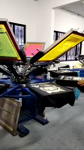 #estampacion #serigrafia #screenbogota #serigrafiatextil #stampartcolombia #tshirt #bogotascreen #camisetas #cmykprinting #tshirtmetalband #metaltshirts 