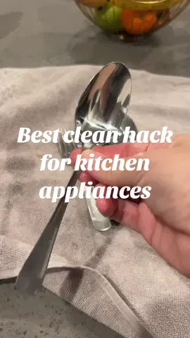 I do this once every six months and my spoons are like new🤩 #momlife #momhack #KitchenHacks #clean #spoons #forks 