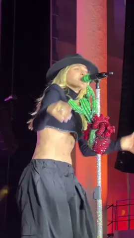 Belinda en el festival Arre cantando Amor a Primera Vista #belinda #belifansdecorazon #belindatok #beli #belindapop #belindaperegrin #belifans @Belinda 