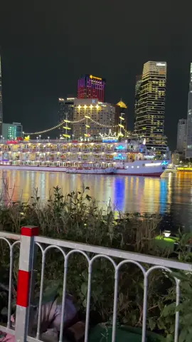 Q1 khi về đêm ##xuhuongtiktok #q1 #congvienbosongsaigon #fypシ 