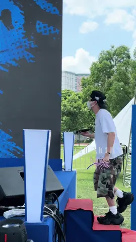 Màn quay mic cực chất của Negav khi chạy chương trình cho RED BULL HÚC TOUR XUYÊN VIỆT TẠI TP.HCM #RedBull #RedBullHucToiDi #HucTour #ChumChum #BimatVbiz #Thegioimodels #Lattungvbiz #TiktokGiaiTri #Globalem #redbullbychumchum #negav 