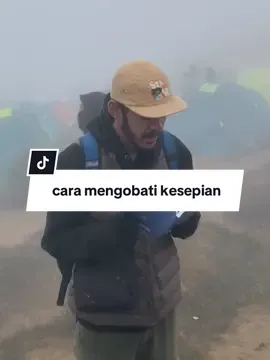 Cara mengibati kesepian. Eh beli buku 