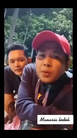 Manusia bodoh 🙂🙃😌😔😏😊☺🙃🙃😉😗😙