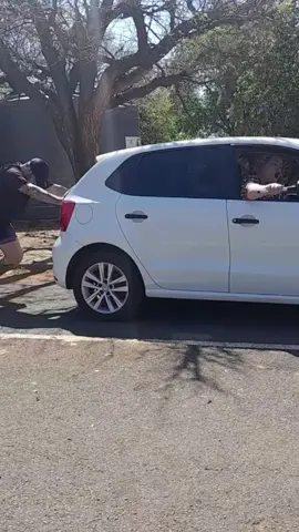 This is South Africa Tjom, ons rol so 🤣 #influencer_sa_afrikaans #influencer_sa_comedy #tannietienie #afrikaans #afrikaansbra #afrikaanscomedy @Shaun Van Staden228 