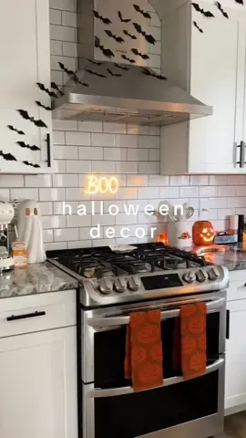 it’s tiiiiiime!!! 🎃🖤 #halloween #halloweenishere #halloweendecor #halloweendecorations #spookyseason #spookyszn #spookydecor #aesthetichalloween #decoratewithme #halloweenkitchen @Candier 