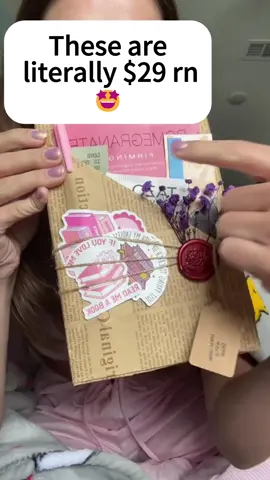 The cutest idea! Makes such a great gift too #fyp #foryoupage #bookish 