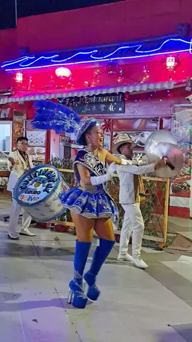 7 𝒅𝒆 𝑺𝒆𝒑𝒕𝒊𝒆𝒎𝒃𝒓𝒆  𝑫í𝒂 𝒅𝒆 𝒍𝒂 𝑴𝑶𝑹𝑬𝑵𝑨𝑫𝑨, danza 100% Boliviana 🇧🇴 en el cielo o en la tierra,  donde pueda verte vida mía.. 🎶  #diadelamorenada #morenada  #figura #cultura #tradicion  #bandacontinentaloruro #deboliviaparaelmundo #morenadaboliviana🇧🇴 @morenada del valle de azapa 