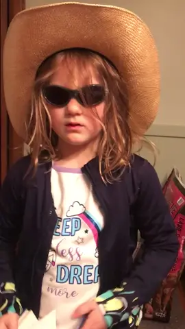 I'm looking for a book in fine ants 🐜😂 #afv #kidssay #funnyvideos