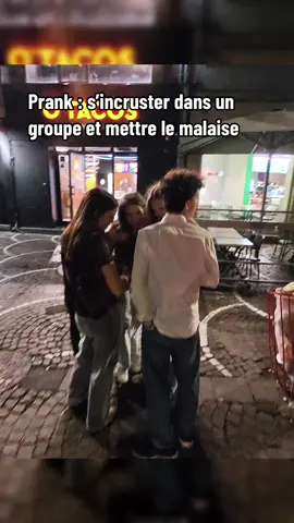 Prank : s’incruster dans un groupe et mettre le malaise  humour video #yapaslebus #humours #genant #videodroles😂 #prankfr #lille #drolevideo 