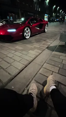 An iconic night in Edinburgh #fyp #iconic #lamborghini #countach #classiccars #oldmoney #vintage #hypercar #rare #viral #foryou #carguys 