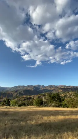 Mi cielito sanmarquino ♥️🙌🏼 #mitierra #yuberadams #cajamarca #cajamarca_perú🇵🇪 #cieloazul #sanmarcoscajamarca #parati #huaynocajamarquino #peru 
