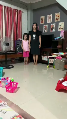 Enjoying this viral audio kasama ang aking bunso 😅😍 #cleanuptime #onestepatatime #trendingvideo #trendingtiktok #fypシ゚viral #trendingsound 