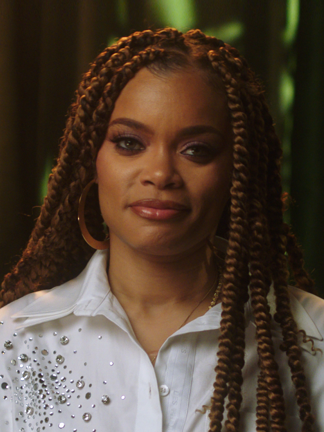 Grammy-award winning #AndraDay serenades with an uplifting and inspiring rendition of Hey Queen. Catch Andra’s stellar performance in #THEDELIVERANCE only on Netflix