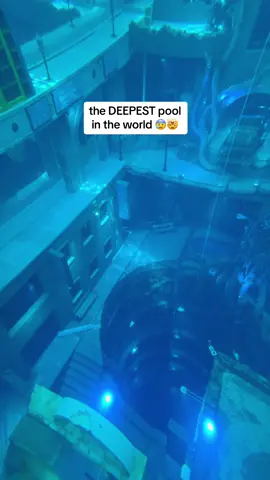 Would you swim here? Check my IG story to see my complete experience here 🫶 📍Deep Dive Dubai