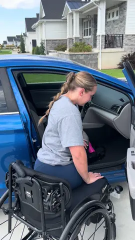Wait a second… 🤨 #wheelchair #wheelchairtransfer #dancing #dance #breakitdown #fyp #trend #trending #amputee @Rylund 