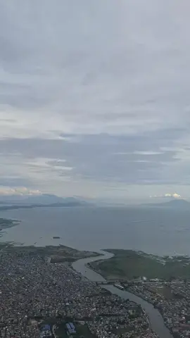Final approach, landing, and taxi to the gate in Manila after an afternoon flight from Nagoya with Philippine Airlines ✈️🌤️ #fyp #PhilippineAirlines #NagoyaToManila #LandingViews @Philippine Airlines 