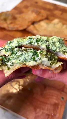 Spinach Empanadas 𝐅𝐔𝐋𝐋 𝐑𝐄𝐂𝐈𝐏𝐄 𝐎𝐍 𝐌𝐘 𝐁𝐋𝐎𝐆 𝐃𝐫𝐯𝐞𝐠𝐚𝐧𝐛𝐥𝐨𝐠 𝐝𝐨𝐭 𝐜𝐨𝐦 (𝐋𝐈𝐍𝐊 𝐈𝐍 𝐌𝐘 𝐁𝐈𝐎) #veganmeal #veggierecipes #veganerezepte #empanadas #vegan #veggie #veganrecipes #scallionpancake #potatopancakes #placinta #veganessen #stuffedbread #vegetarianrecipe #veganmealprep #plantbasedfood #veganlunch #veganfood #veganrecipe #veganfoodie #veganfoodporn #veganlunch #vegetarianrecipes #flatbread #vegancomfortfood #vegetarian #fladenbrot #stuffedbread #easyveganmeals #vegandinner 