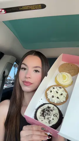 Crumbl Cookies Mukbang 🍪 Trying this weeks Crumbl Cookies @Crumbl Cookies #crumblcookies #crumblcookiesoftheweek #crumblreview #mukbang #mukbangeatingshow #americanmukbang #fyp #eatingshow #eatwithme #eatingsoundsasmr #asmr #asmrsounds #asmrfood #food #Foodie 