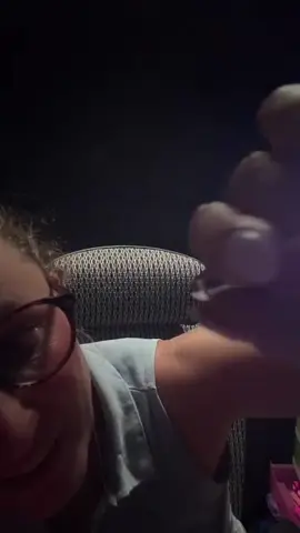 Count in… 3 2 1 ASMR Light Sweep #asmr #asmrlighttriggers #asmrlightsweep #lightsweep #asmrvideo