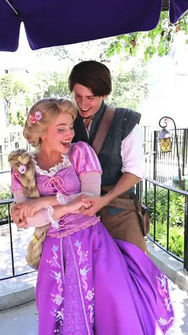 Punzie and Eugene ☀️🌸🌼🥹🫶🏻 #tangled #rapunzel #flynnrider #disneyprincess #princess #princesa #disneymagic #disneyland 