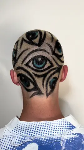 👁️ Design went CRAZYY! Send this to soemone who could rock this🤍 #hairstylist #hairdesigns #hairartists #buzzcut #bondsustainercolor #uberliss @uberliss 