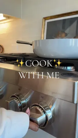 Cook dinner with me🏡✨ | one pan chicken sausage orzo  Easy one pan dinner recipe Chicken sausage (sliced) 6 cloves garlic  1 cup orzo  2 cups chicken broth  1/4 cup heavy cream 1 tbsp low sodium soy sauce  Salt Pepper Onion powder  Thyme  Red pepper flakes  Bring to boil then let simmer for 10 minutes  2cups spinach  1/2 cup grated Parmesan  #dinnerathome #cookwithme #onepanmeal #easydinner #DinnerIdeas #dinnerwithme 