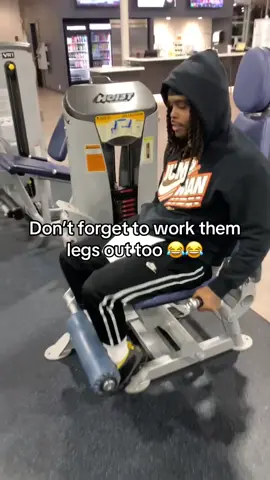 I almost broke my leg 😂😂😂 #foryoupage #legday #GymLife 