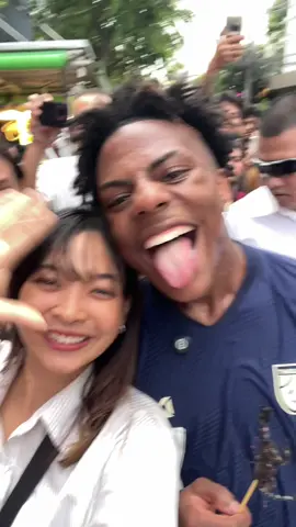 yeeeah meet #ishowspeed #speed in Thailand 😍 #deaf #deaftiktok 