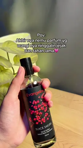 1000/10 black sakura wangi seger fresh fruity, tipe2 wangi cewe cantik dan elegant🫦 #parfum #parfumevangeline 