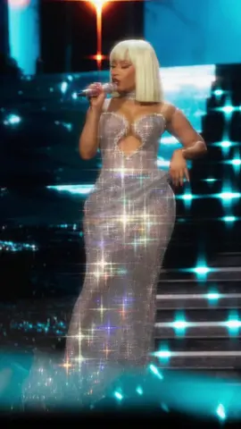Right Thru Me in this dress is next level 🤍✨ @Nicki Minaj #gagcitynyc #nickiminaj #fyp #pinkfriday2 #gagcityreloaded #barbs 