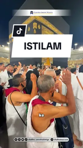 Nah barangkali saat tawaf, kalian akan menemukan orang-orang mengangkat tangan melambai ke hajar aswad sembari mengucap “Bismillah, Allahu Akbar” itulah yang disebut istilam, yang merupakan salah satu sunnah dalam tawaf. maksimalkan ibadah umroh kita dengan turut melaksanakan sunnah-sunnahnya. #umroh #umroh2024 #baitullah🕋 #infoumroh #umrohaman #umrohnyaman #umrohsalatiga #umrohsemarang 