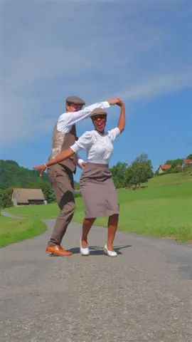 Let’s Dance !🎷🎺🎶💃🏾🕺🏻#swingdancing #jazz #lindyhop #trumpet #thefifteenz #the50s #the40s #vintagefashion #vintagevibes #vintageclothing #couple #loveyou #mixedcouple #couplegoals 