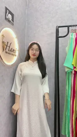 Áo Dài Trắng 🌷#aodaicachtan #aodai #adhaminh #xuhuong #trending #phunuvietnam 