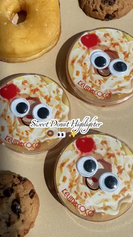 This delectable trio of Sweet Donut Highlighter (KC45789) is designed to resemble your favorite sweet treat, offering a luminous glow with a touch of fun.🍩✨#kevincoco #kevincococosmetics #facemakeup #foodiemakeup #makeuplover #highlighter #blush #makeuplook #wholesale #newmakeup #makeupcollection #makeupswatches