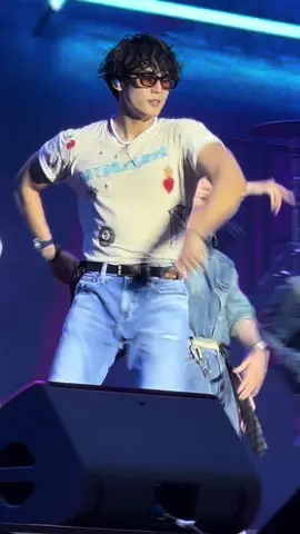 Seventeen Lollapalooza berlin maestro mingyu fancam #seventeen#lollapalooza#berlin#lollapaloozaberlin#lollapaloozaseventeen#svt#live#maestro#mingyu#fancam#mingyumaestro@SEVENTEEN 