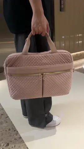 Must have reason  💟Large capacity  💟High quality  💟Stylish #bagsmart  #laptopbag  #workbag  #whatsinmybag  #schoolessential  #pinkbag  #aesthesticbag 
