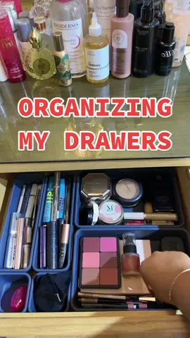 Organize my makeup drawer with me 💄 #organizingtiktok #ArabTikTok #الشعب_الصيني_ماله_حل😂😂 #fyppp #makeupproducts 
