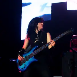 Amour (Lyrics) 🤟🏻⚡- The Warning • • • #thewarning #amour #song #música #rock #rockstars #rockstar #rockband #mexico #alejandravillarreal #paulinavillareal #danyvillarreal #music #idols @The Warning 