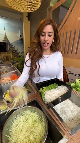 Makan salad thailand yang lagi viral pakai ShopeeFood Pickup biar dapet diskon dan gak nunggu lama #thaifood #thailandfood #saladthailand #ShopeeFood #MendingShopreFood #ShopeeFoodPickup #kulinertiktok